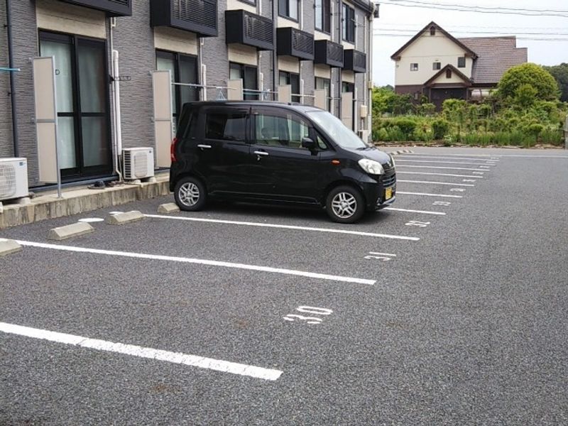 レオパレスＭＩＡ 駐車場