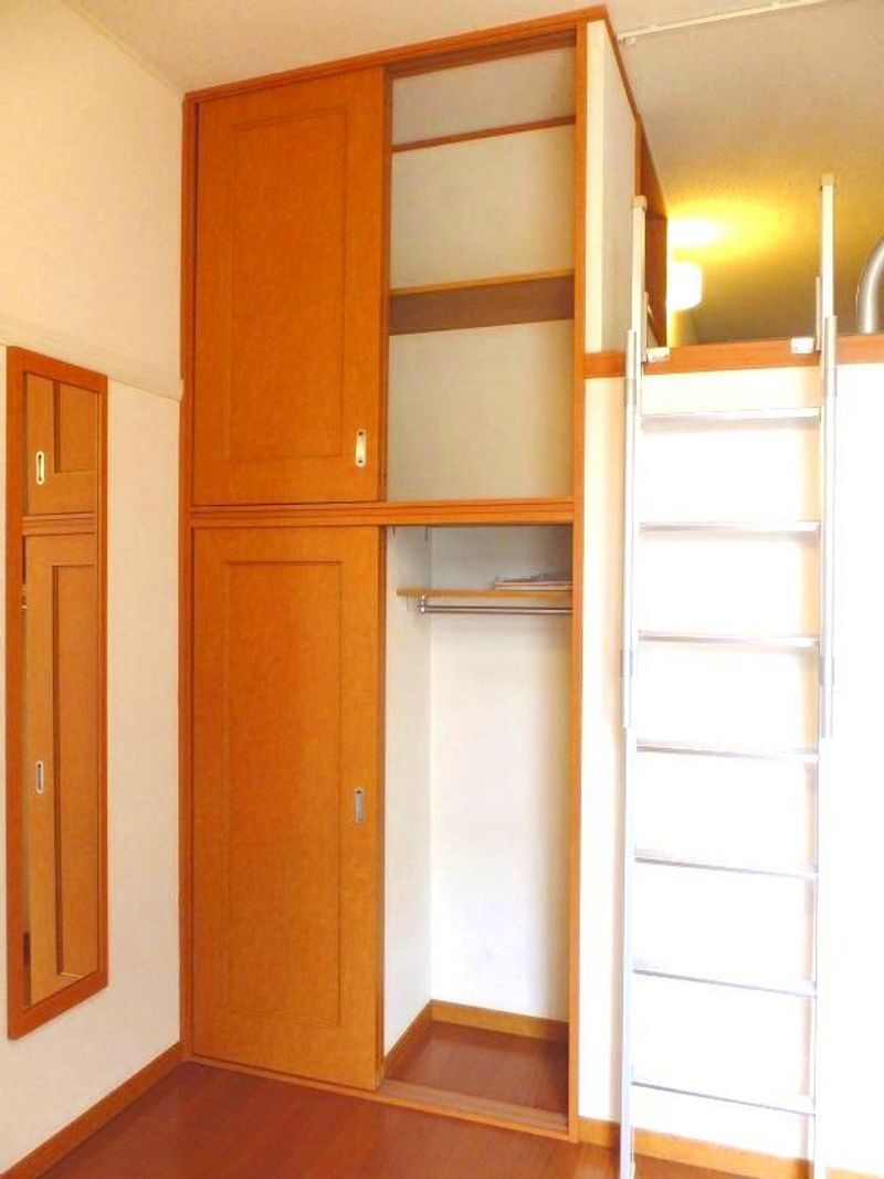 レオパレスＴＹヒルズ 収納