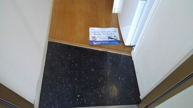 レオパレスガイア守山 玄関