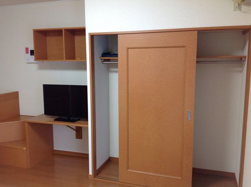 レオパレスさかきた 居間