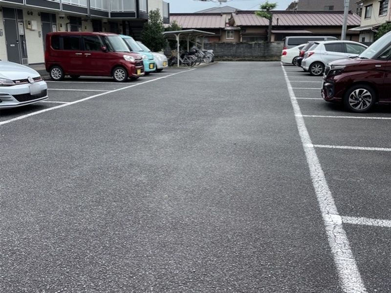 レオパレス山王 駐車場