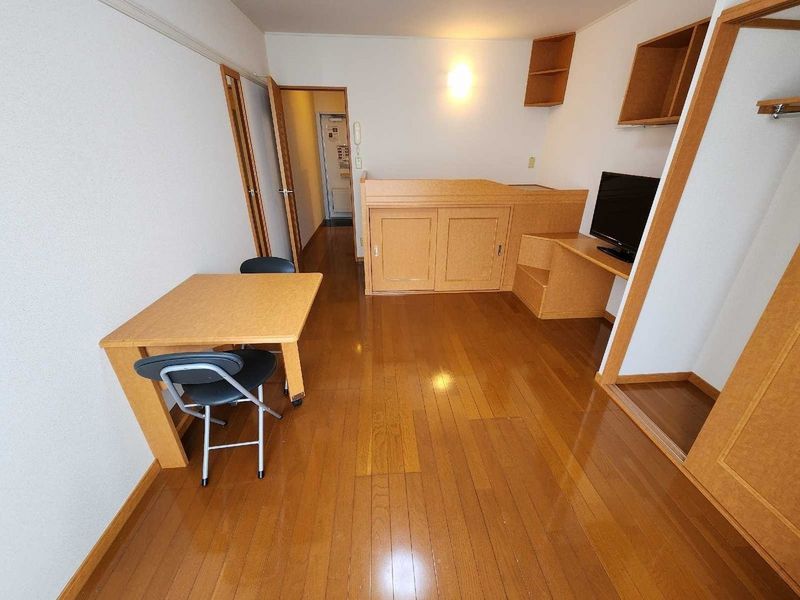 レオパレスサンホワイト枝松 居間