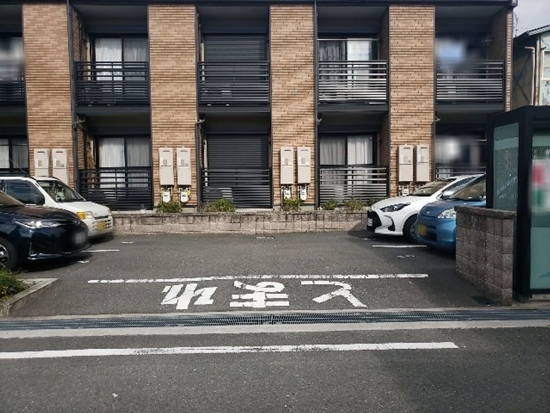 レオネクストハレマーリエ 駐車場