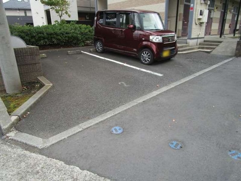 レオパレスオリーブⅡ 駐車場