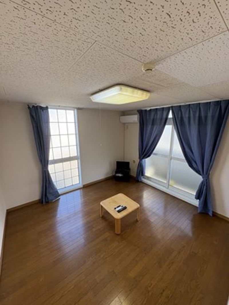 レオパレス柿ノ木 居間