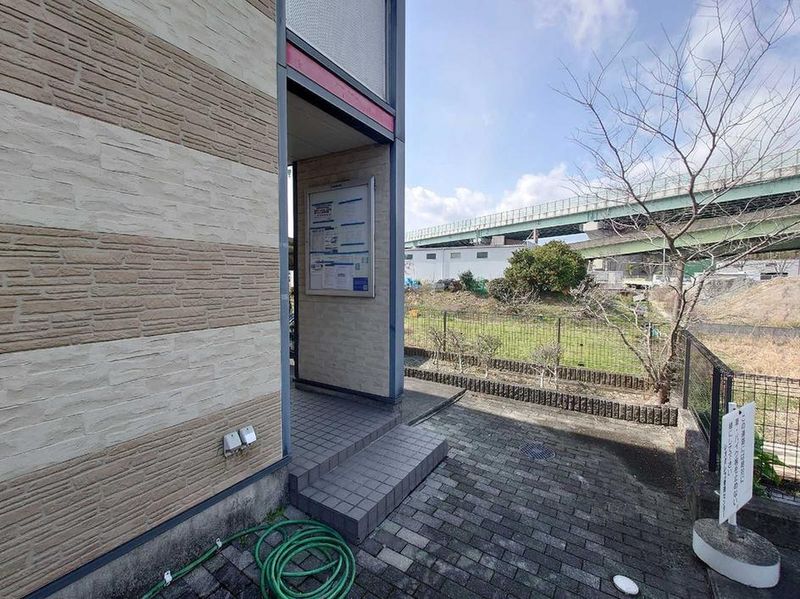 レオパレスオアシス エントランス