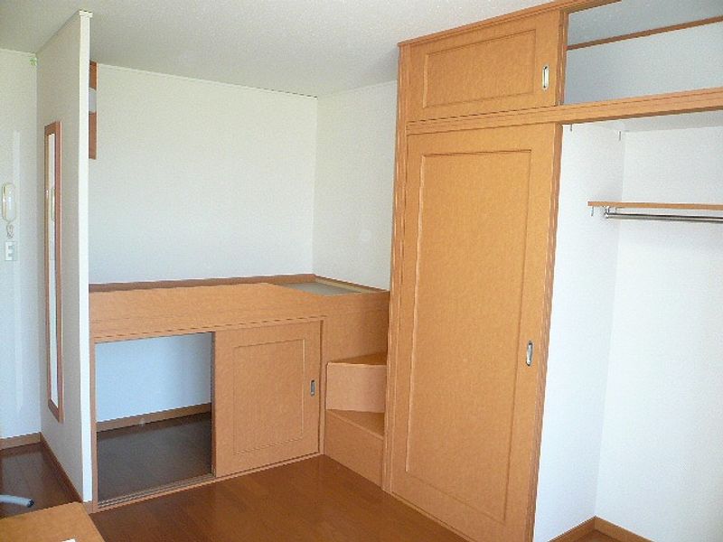 レオパレスプリマベーラ 収納