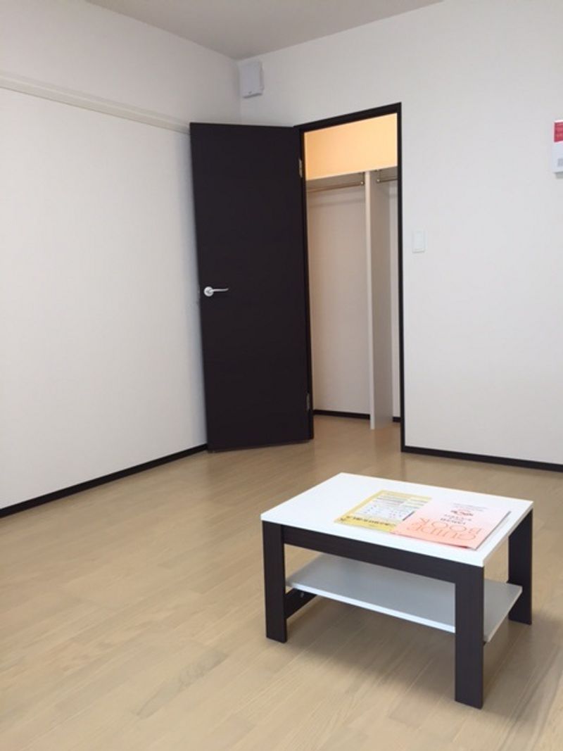 クレイノヒカリ　レジデンス 居間