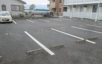 レオパレス二の岡 駐車場