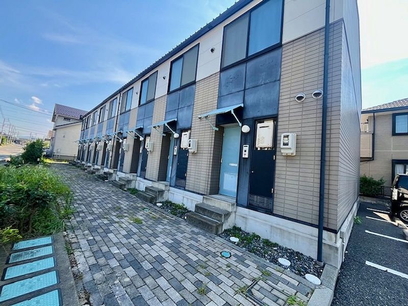 レオパレスヴィレッジ 外観