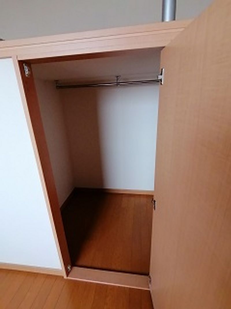 レオネクストＮＡＫＡＺＡＷＡ 収納