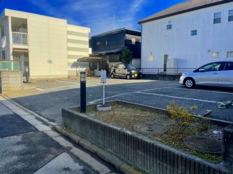 レオパレスアル・アッワル 駐車場