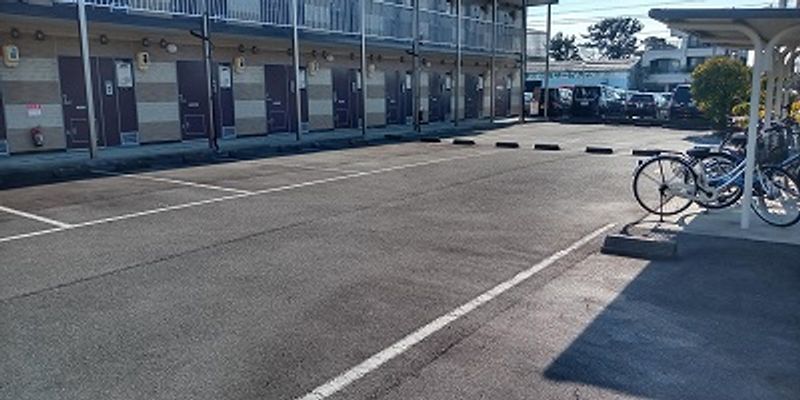レオパレス明和 駐車場
