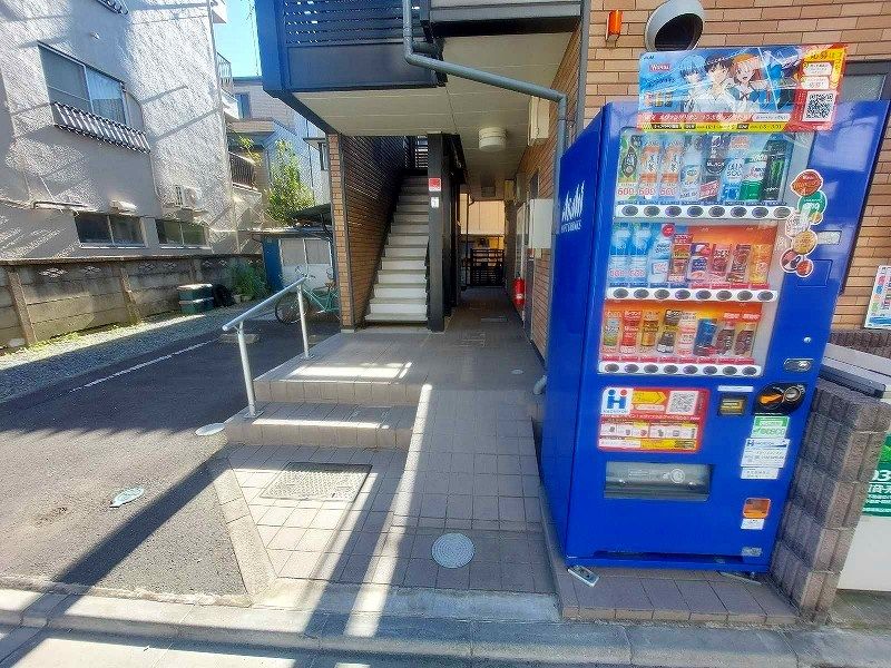 レオネクストサラカーム　ヴィラ エントランス