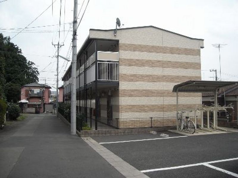 レオパレスプランドール 駐車場