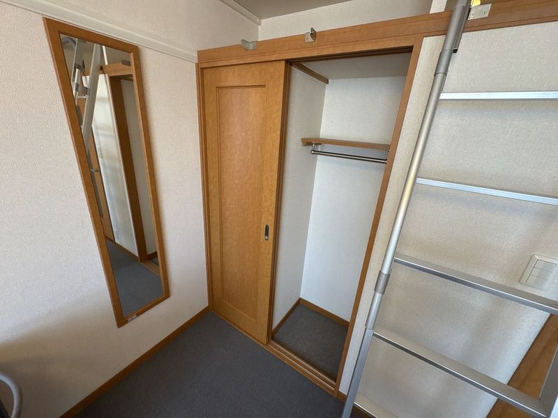 レオパレスサンフラウア 収納