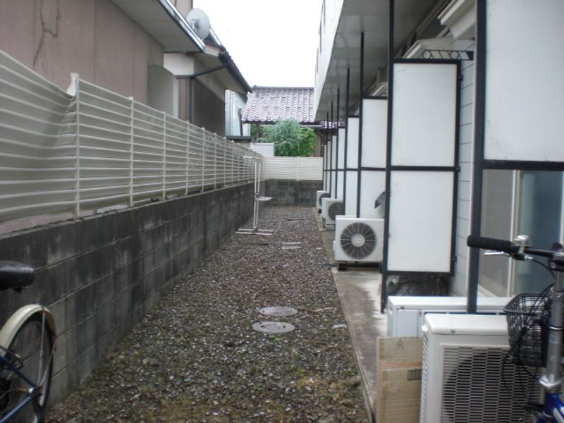 レオパレス高木中央第１ 庭