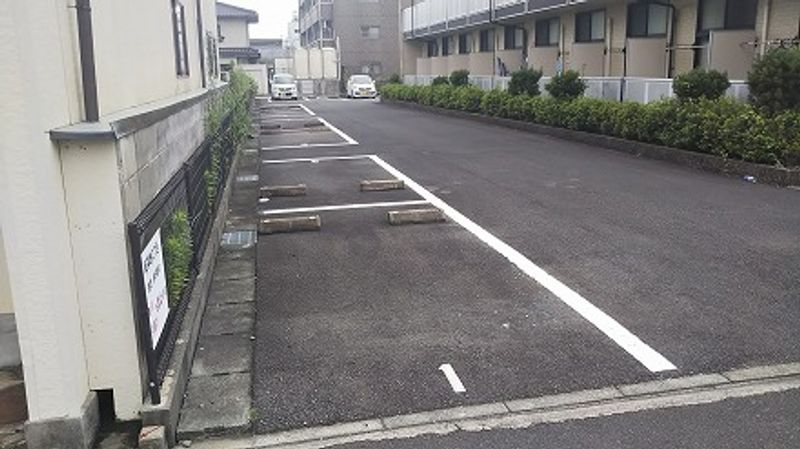 レオパレスメルベーユⅡ 駐車場