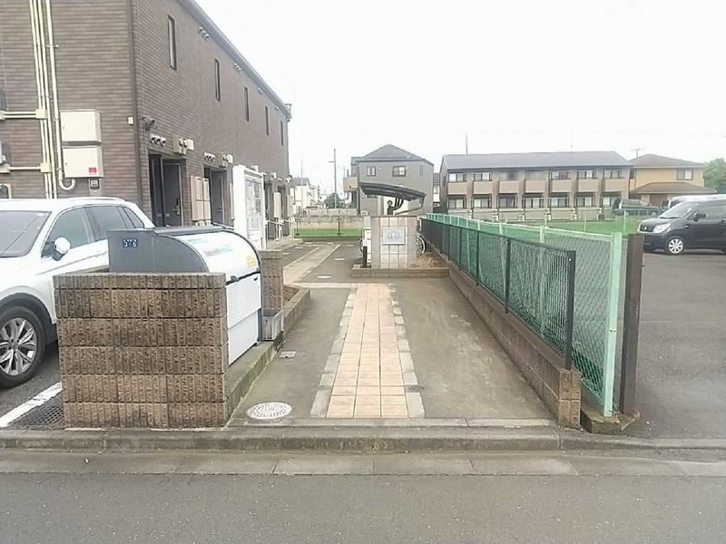 レオネクストスィングアイランド エントランス