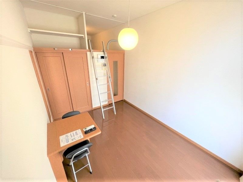 レオパレスアルモニⅡ 居間