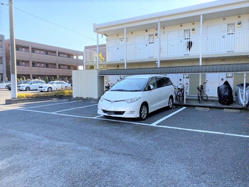 レオパレスアネックス 駐車場
