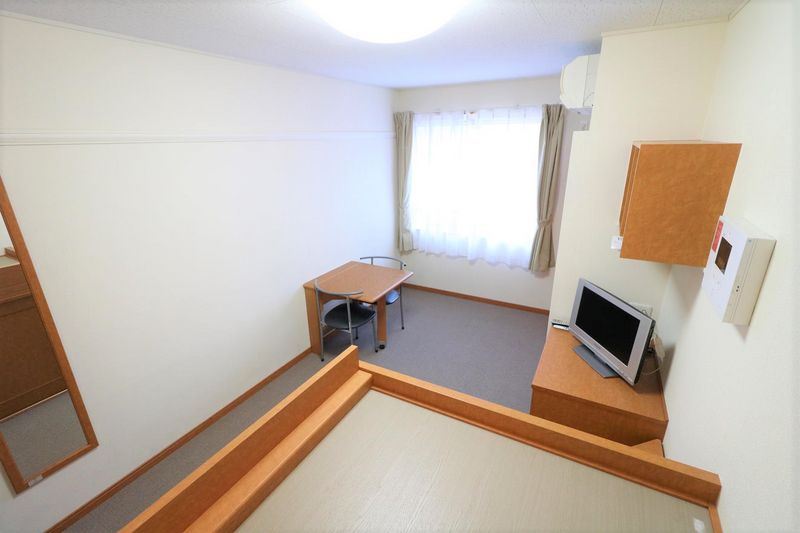 レオパレス雅 居間