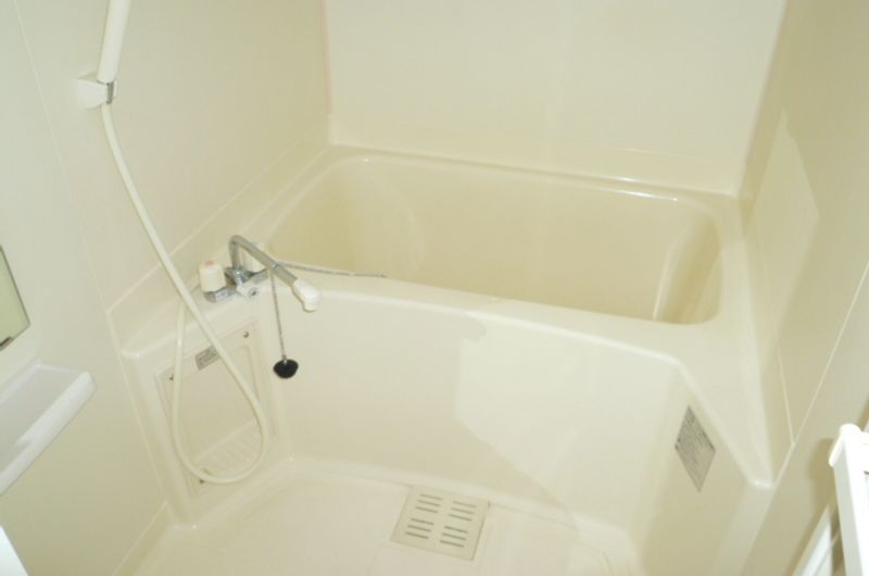 レオパレスグランドテール 風呂