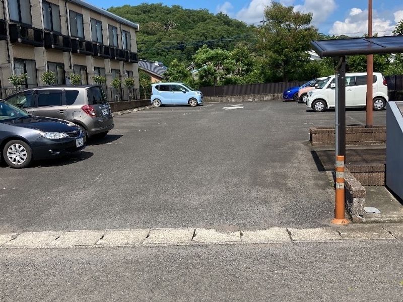 レオパレスＲ＆Ａ 駐車場