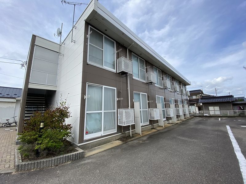レオパレスソレーユ 外観