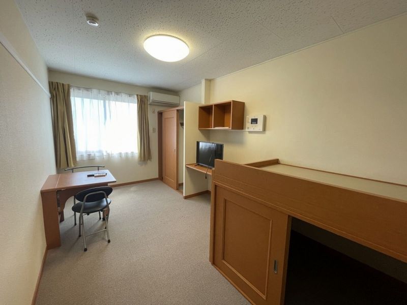 レオパレスＮＡＧＡＫＵＲＡ 居間