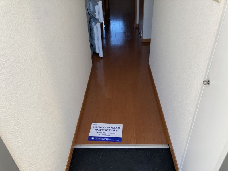 レオパレス瀬波 玄関