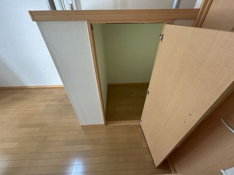 レオパレス小関 収納