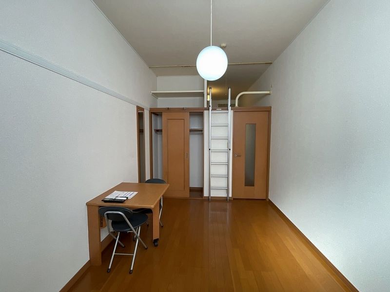 レオパレスヒルズ本郷町 居間