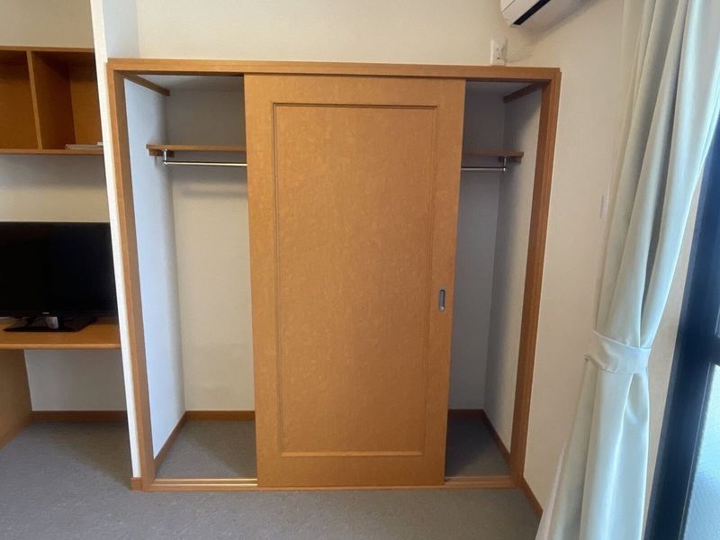 レオパレス屋形 収納