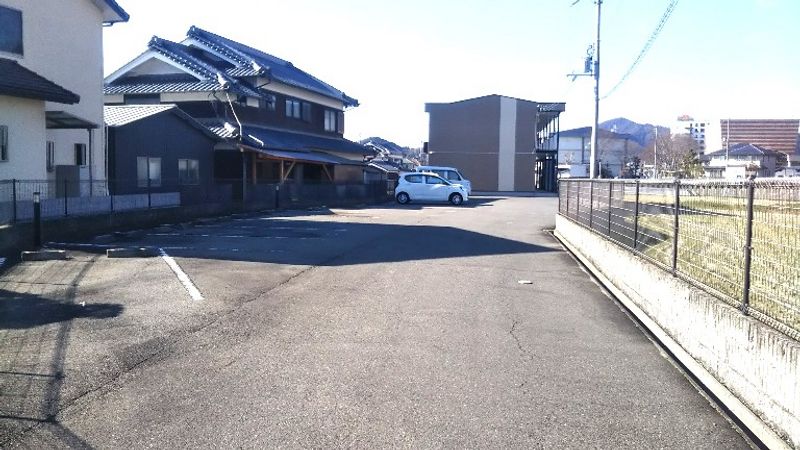 レオパレスｒｅｖｅ 駐車場