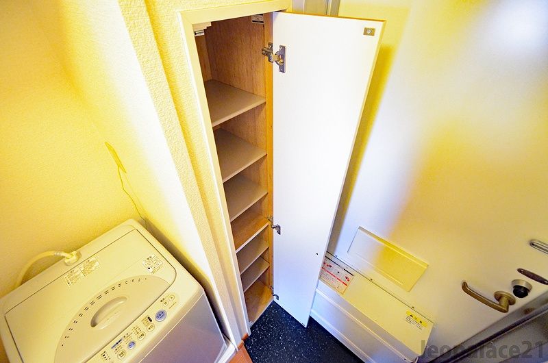 レオパレス城ノ内 収納