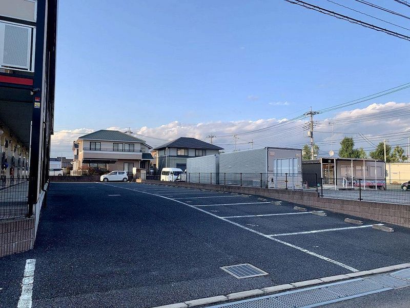 レオパレスフローラルコート　Ｓ 駐車場