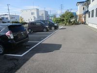 レオパレスコンフォール 駐車場