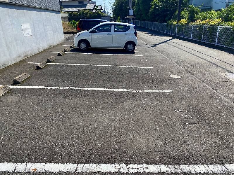 レオパレスＣＩＥＬＯ 駐車場