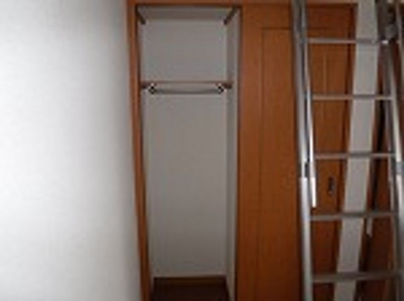 レオパレス中里 収納