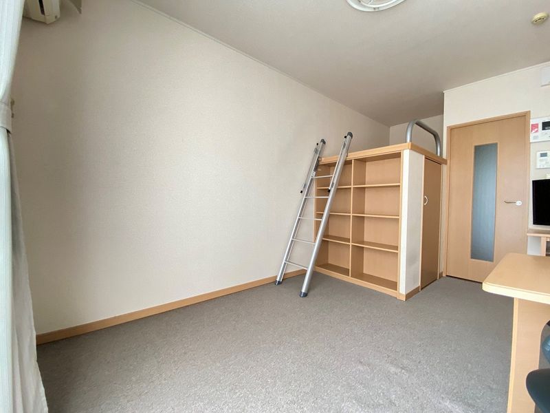 レオパレストルワジエーム 居間