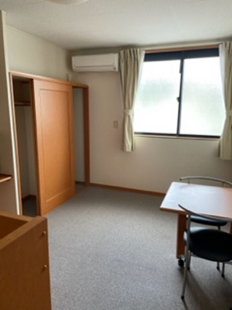 レオパレスＫ 居間