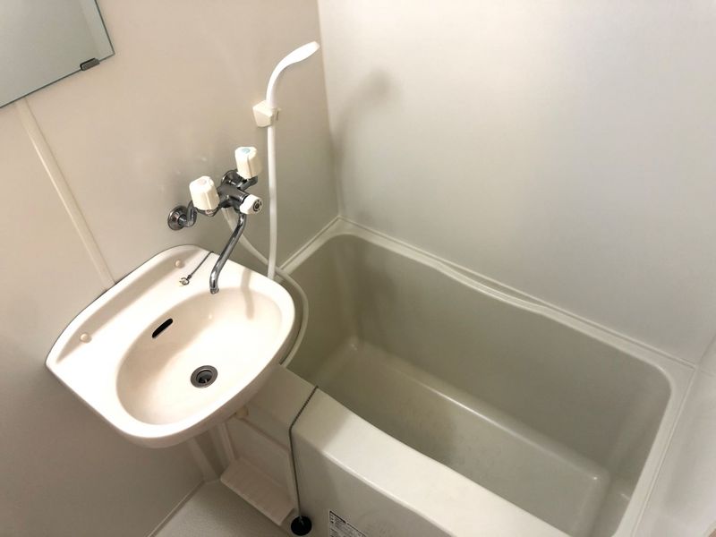 レオパレストトロ 洗面台