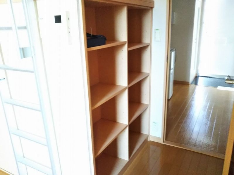 レオパレスきららｃ 収納