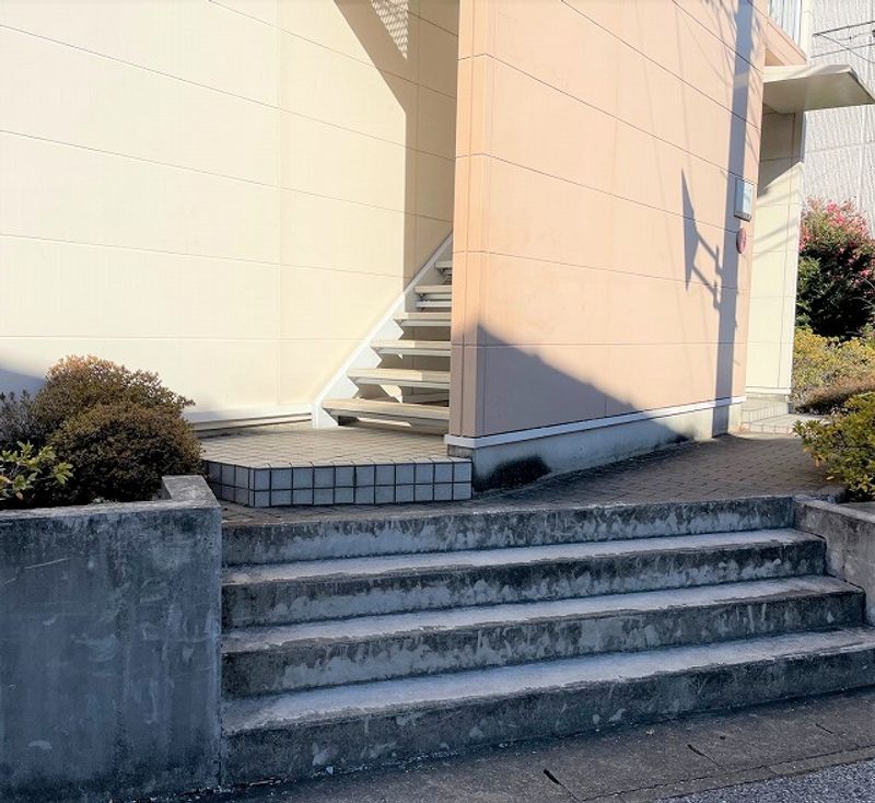 レオパレス輝 エントランス