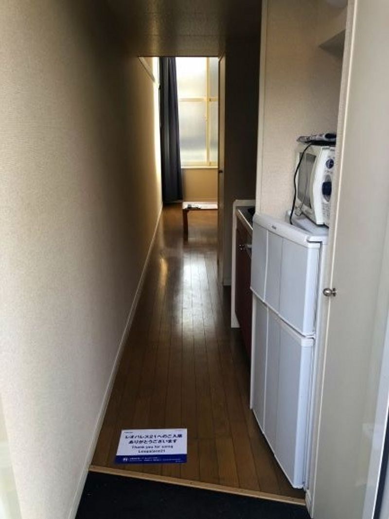 レオパレスパルフェ 玄関