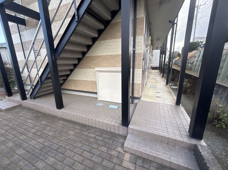 leopalace Suzu Entrance