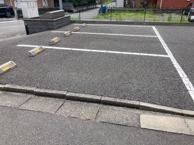 レオネクストきずな 駐車場