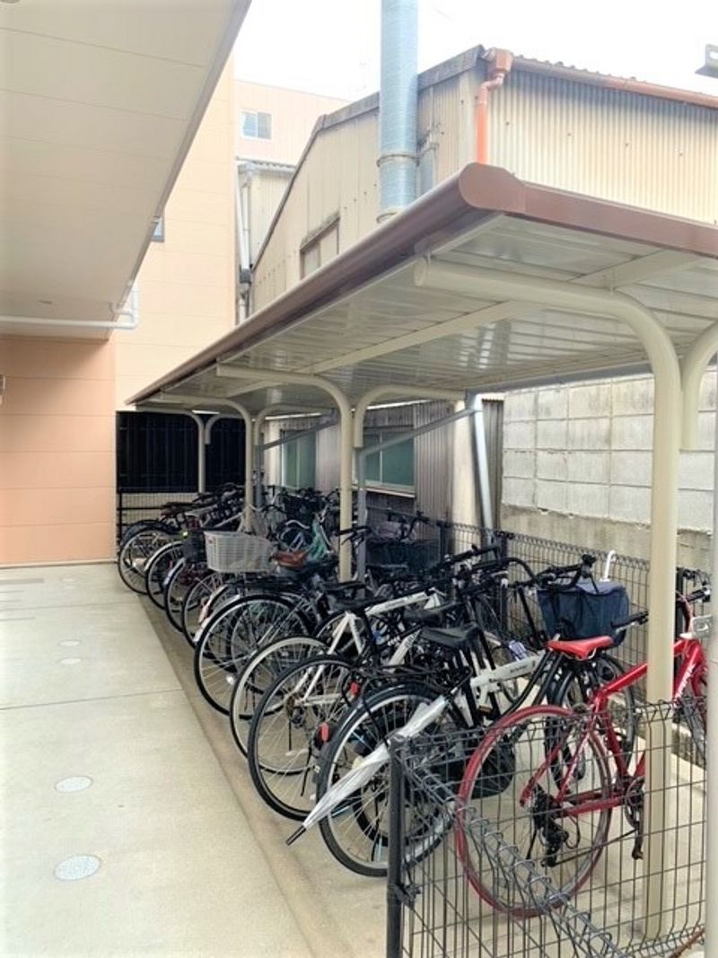 レオパレスホープ２１ 駐車場