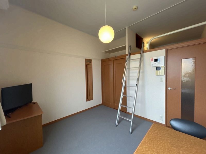 レオパレスハート 居間